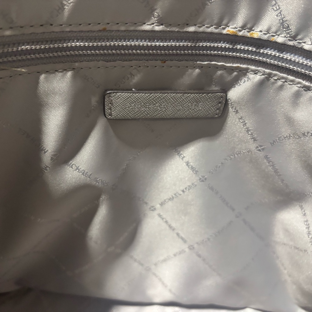 ❤️Michael Kors Charlotte Saffiano Leather Tote - Picture 6 of 7